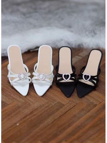 BJD Shoes Female White Black Heart Point Toe High Heel Shoes for SD SDGR Size Ball Jointed Doll